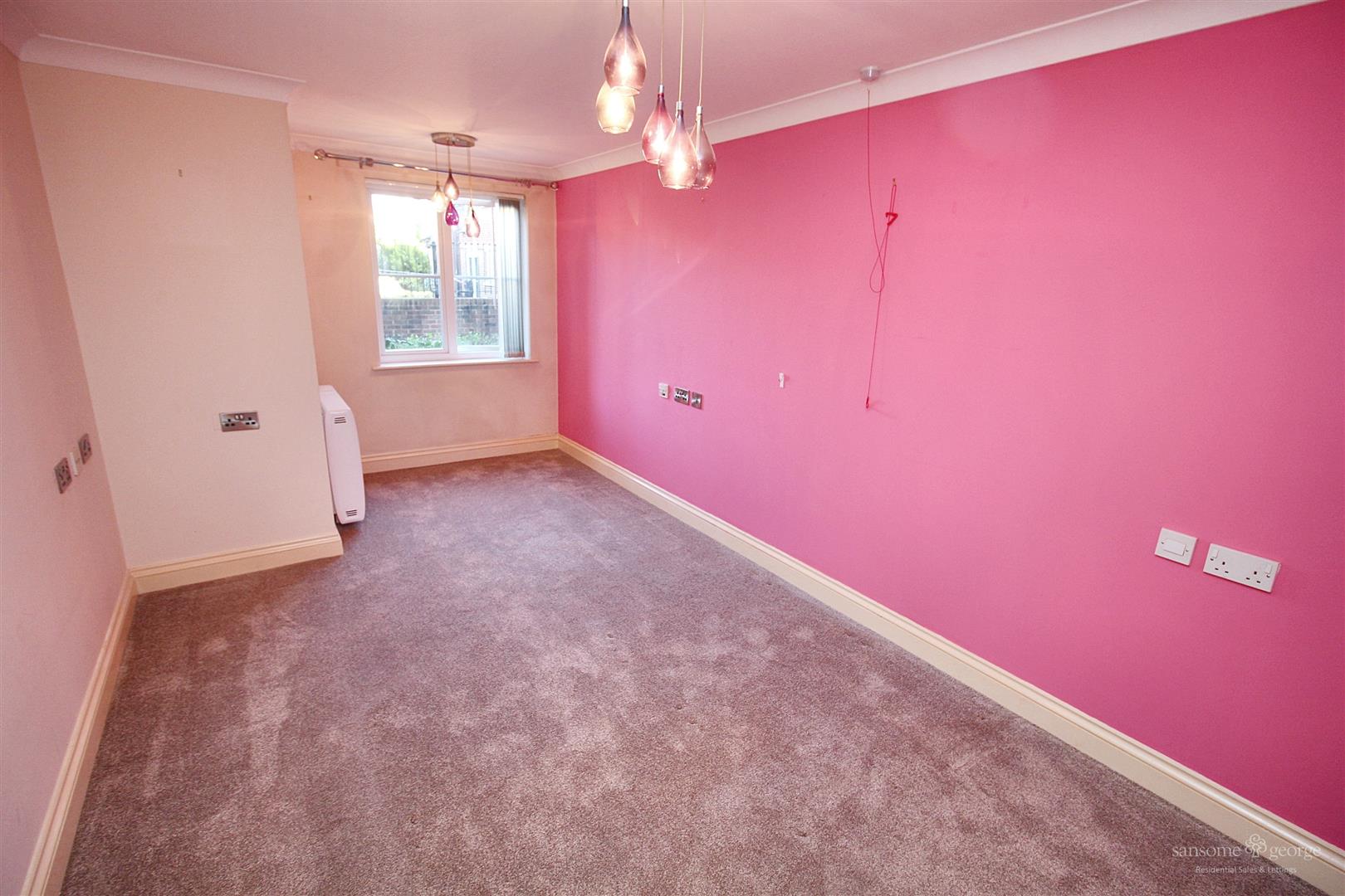 Bath Road, Calcot, Reading